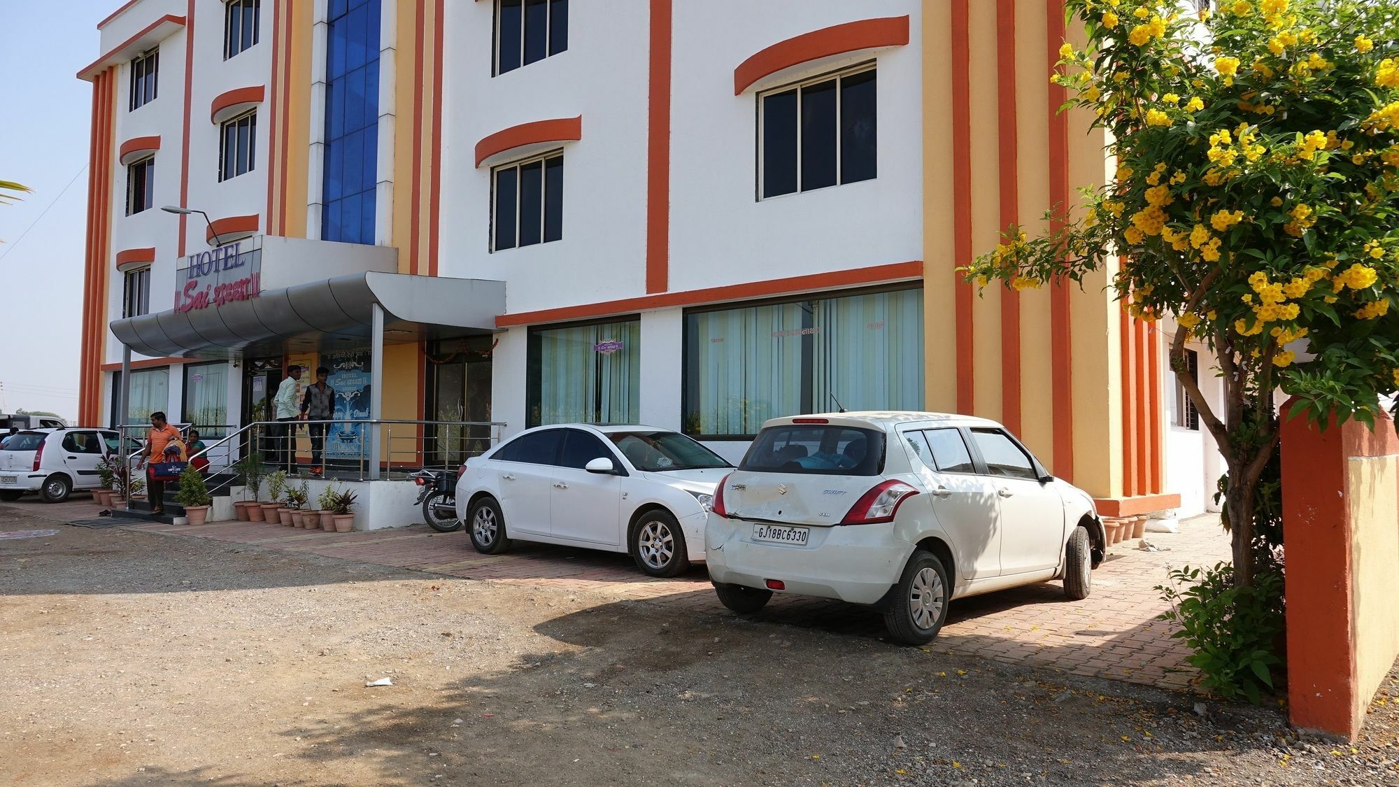 Hotel Sai Shraddha Shirdi Exteriör bild